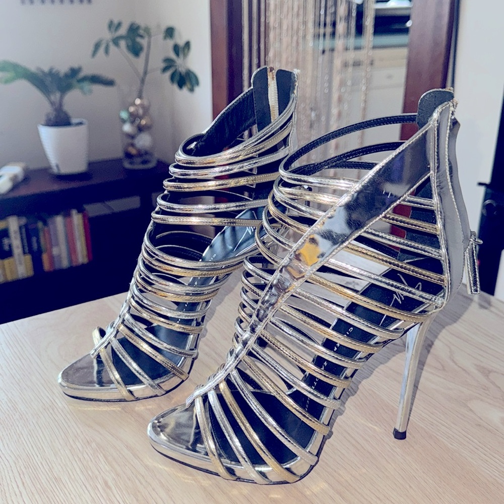 Giuseppe zanotti sandals silver gold elegant